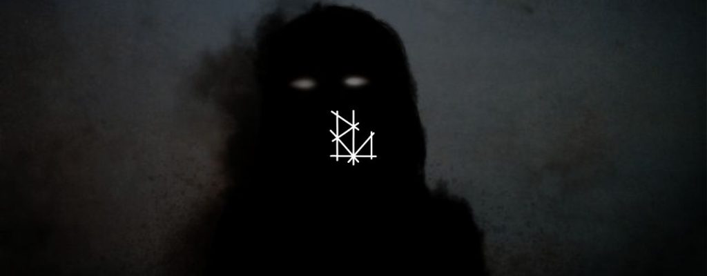 Descubra como o terror psicológico constrói medo real sem sustos fáceis, usando atmosfera, silêncio e expectativa constante.