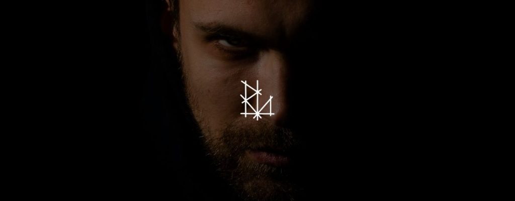 Aprenda a criar vilões memoráveis no Drama Dark com psicologia do medo, trauma e atmosfera sombria para terror, suspense e horror existencial.